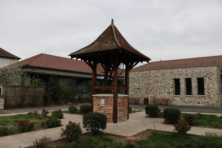 Puits de la ferme du Château à Coubert